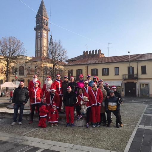 - FOTONOTIZIA - Mede: la 9° edizione della Corsa dei Babbi Natale