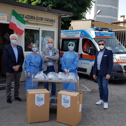 Vigevano, il Lions Club Cilavegna Sant'Anna ha donato 25 visiere all'ospedale civile