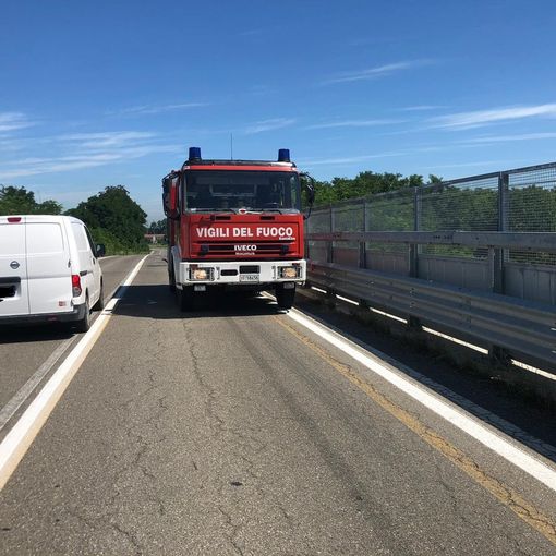 Mede: cade dal cavalcavia ferroviario, 67enne in gravi condizioni