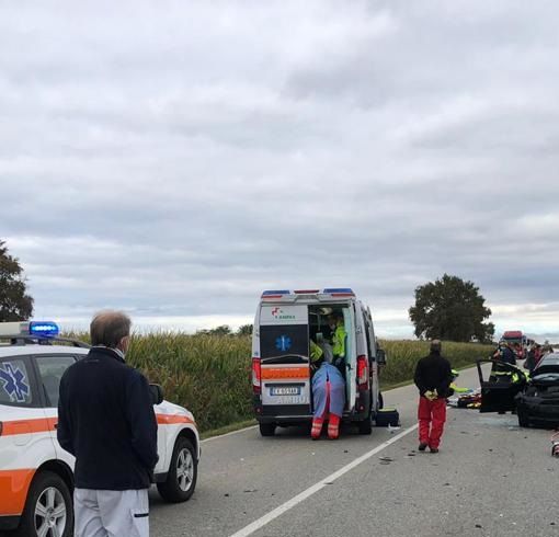 Sartirana: frontale tra auto sulla provinciale 194, interviene l'elisoccorso