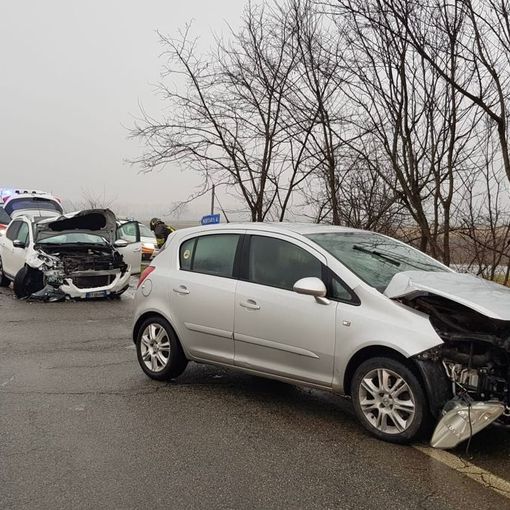 Ceretto: scontro tra auto lungo la provinciale 26, feriti due uomini