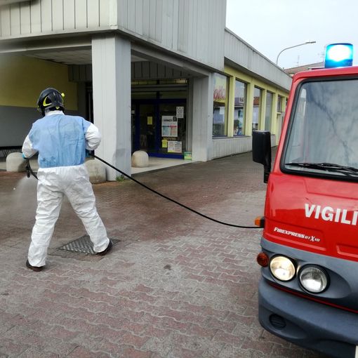 Mede: i Vigili del fuoco impegnati nella sanificazione del paese