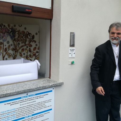 - FOTONOTIZIA - Inaugurata l'iniziativa una &quot;Culla per la vita&quot;