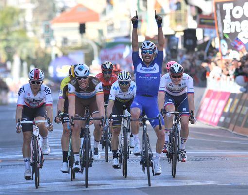 Ciclismo: la 'Milano-Sanremo' 2019 parla francese, Julian Alaphilippe è il re della 110a edizione