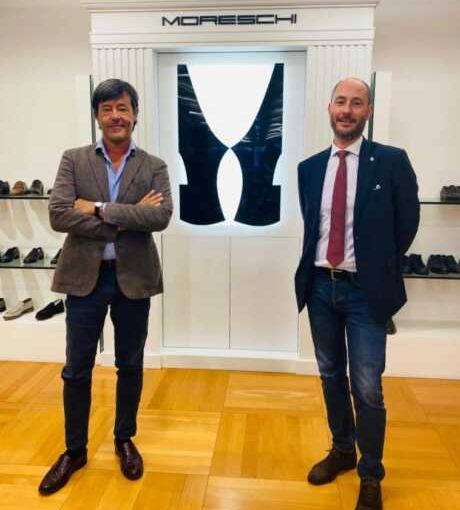 (Nella foto, da sx a dx, Guido Mario Scalfi, azionista di maggioranza Moreschi e il consigliere regionale del M5S Lombardia, Simone Verni)