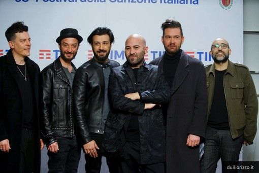 Negramaro a #Sanremo2018: &quot;Stasera sul palco proporrò Poster perché mio padre, al pianoforte, cantava solo questa canzone&quot;