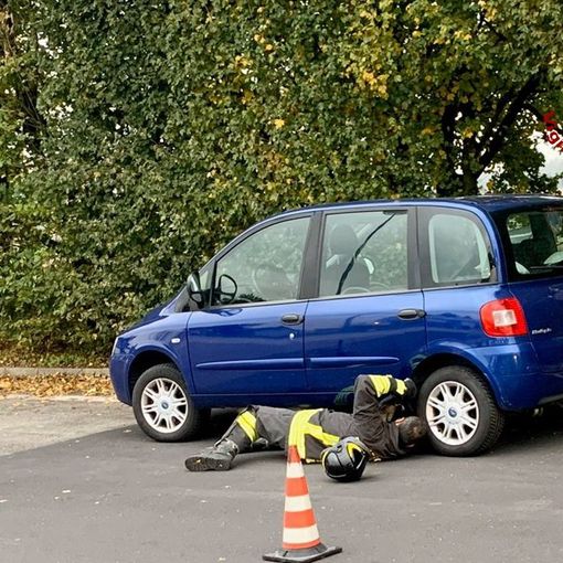 Dorno: fuga di gas da un auto ferma all'autogrill sulla Milano-Genova, i vigili del fuoco evitano il peggio
