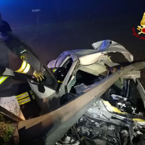 Motta Visconti: esce di strada con l'auto trafitta dal guard rail, ferita una 38enne