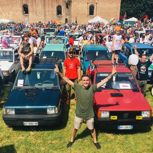 Vigevano: un estimatore organizza mega raduno per i 40 anni della Fiat Panda. Parte del ricavato andrà alla Croce Rossa
