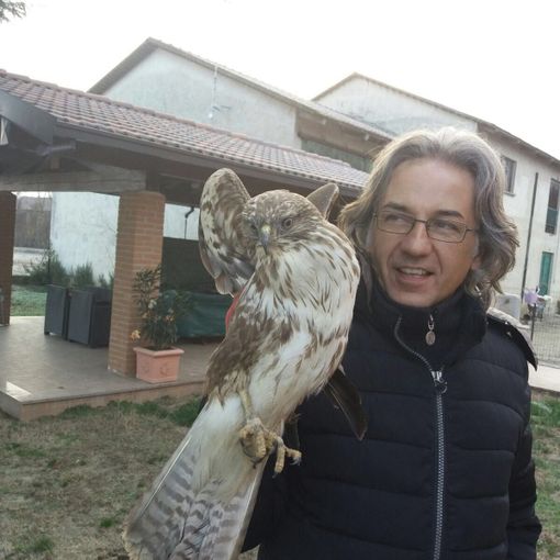 Il dipendente che ha portato in salvo la giovane Poiana