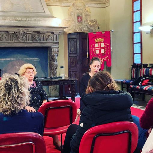 Gambolò, pomeriggio con la scrittrice Minarelli. L’assessore Bologna: “E’ stato come se fossimo in famiglia”