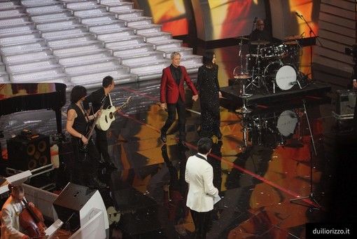 #Sanremo2018: vince il Festival di Baglioni, ma la serata finale non batte Carlo Conti