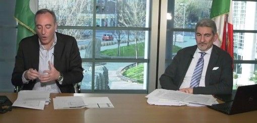 Gli assessori Giulio Gallera e Raffaele Cattaneo durante il punto stampa di oggi sull'emergenza Covid-19