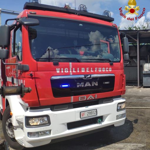 Pavese: fiamme in un'azienda di oli esausti a San Genesio