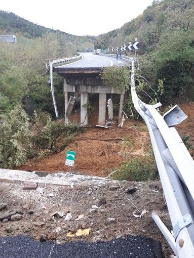 Autostrada A6 Torino-Savona: dopo il crollo del viadotto, seriamente a rischio anche l'altra corsia