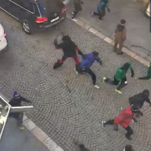 - VIDEO - La bufala (clamorosa e già smentita) dei &quot;Merdules di Ottana che picchiano gli immigrati a Vigevano&quot;, fa il giro del web