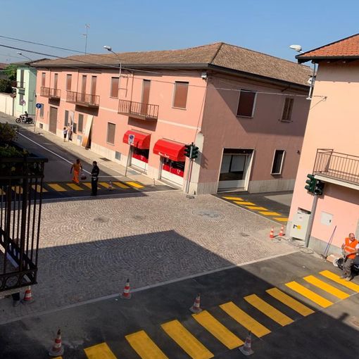 Gambolò, effettuata la segnaletica orizzontale all’incrocio dell’ex “semaforo sospeso”