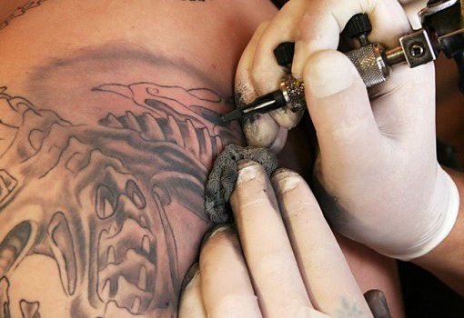 Tatuaggi, indagini dei Nas in tutta Italia: trovati 22 campioni tossici