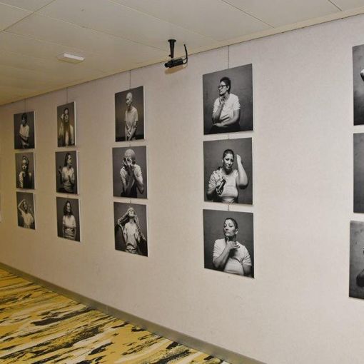 “Io non ho paura”: inaugurata a Palazzo Pirelli la mostra fotografica  dedicata alla storia di donne che lottano ogni giorno contro il cancro
