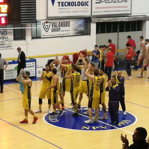 Basket Serie B: Vigevano domina, Alba si deve arrendere