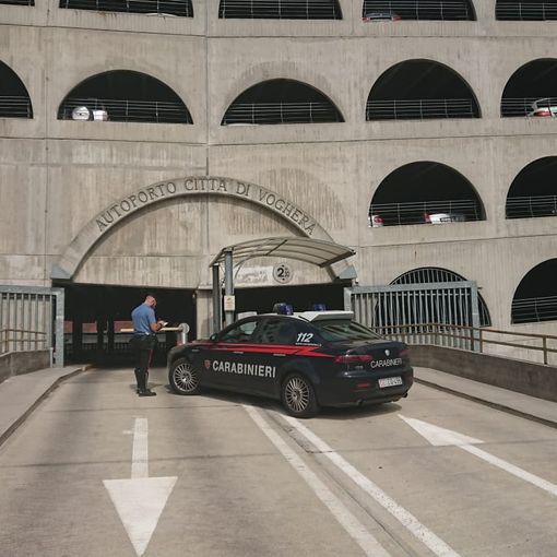 Voghera: minorenne rapina un pensionato all'autoporto, i carabinieri con l'ausilio delle telecamere lo identificano