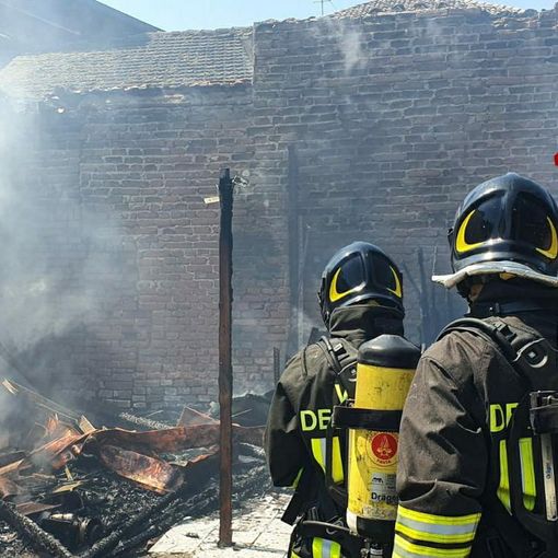 Cassolnovo: incendio distrugge un'abitazione rurale di Villanova