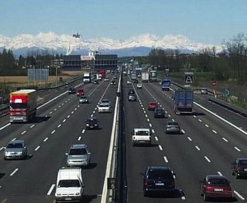 Fase 2: tornano le auto sull’A4, a Cadorna 30% di passeggeri