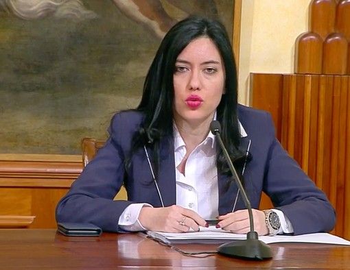 Conferma del ministro Azzolina: a settembre a scuola con metà studenti in classe e metà collegati via internet