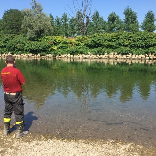 Tragedia a Candia Lomellina, 41enne accusa un malore e annega dentro al fiume Sesia