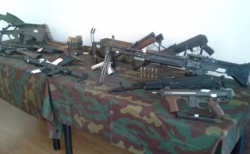 Busto Arsizio, maxi sequestro di armi da guerra: 4 arresti
