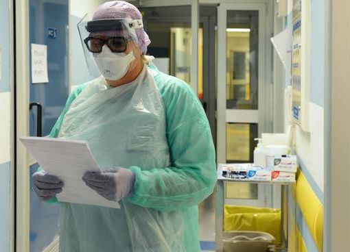 Covid-19, in Italia oggi 24.099 nuovi casi. Lombardia +4.533, Veneto +3.708, Piemonte +2.132, Campania +1.651