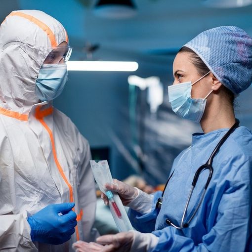 Covid-19, in Italia oggi 7.970 contagi e 307 vittime. In Emilia e Campania più casi che in Lombardia