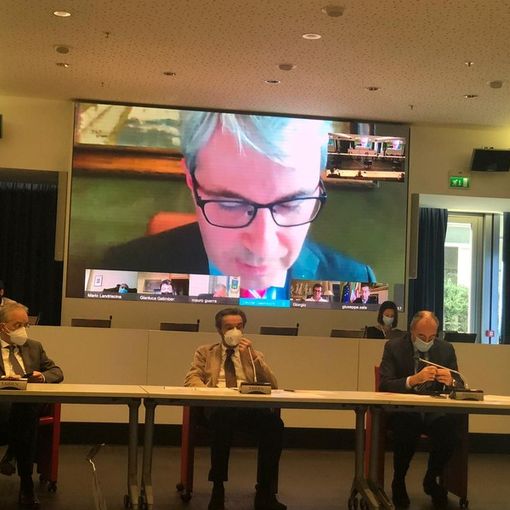 Covid: scuole, movida e sport, in arrivo l'ordinanza della Regione. Si va verso chiusure anticipate nei locali e didattica a distanza