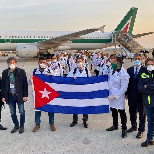 Da Cuba per aiutare la Lombardia 52 medici e infermieri: il racconto e le emozionanti immagini dell'imprenditore Valter Rosso