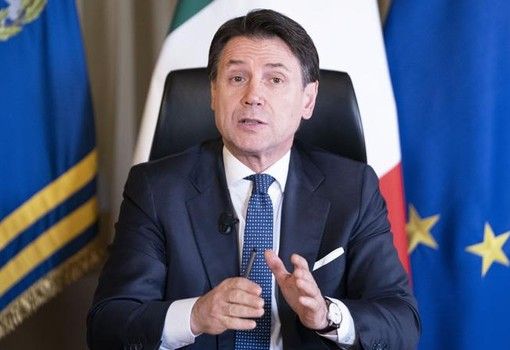 Chiusure commerciali fino al 25 marzo: ecco il testo del decreto con i servizi essenziali che possono restare aperti