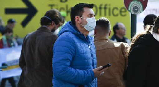 Coronavirus, le mascherine vanno a ruba? Azienda novarese riprende la produzione dopo 15 anni