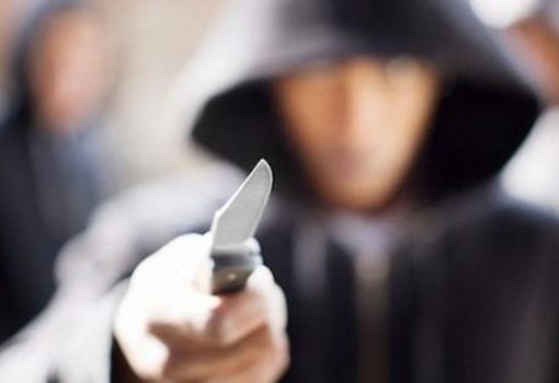 Abbiategrasso: lite tra vicine, spunta il coltello. Arrestata 60enne