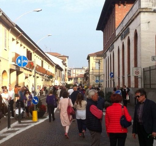 “Negozi sotto le stelle”: partenza con qualche polemica…