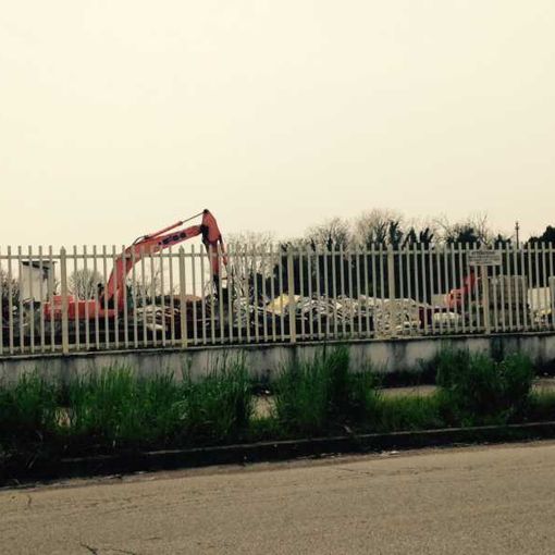 Corbetta, ruspe in azione: nuovo centro commerciale entro Natale?