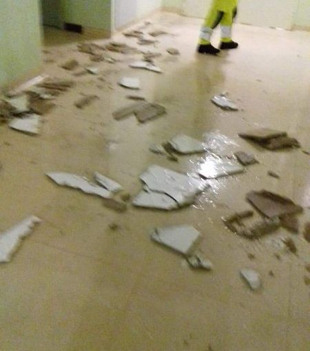 Vercelli: dialisi, crolla il controsoffitto. Locali allagati