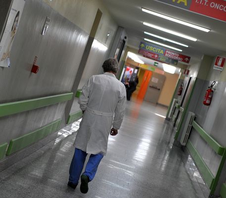 Trasporti, la scure dell’assessore regionale Terzi su Trenord: ‘Siamo al punto di non ritorno’