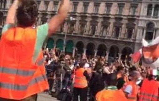 Sala: «Gilet arancioni irresponsabili, ho chiesto al prefetto di denunciare gli organizzatori»