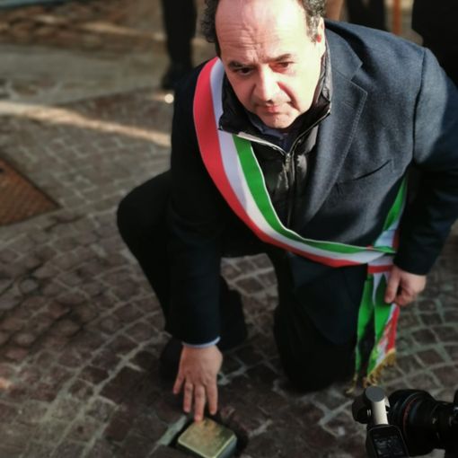 Gambolò ricorda Paolo Cotta Ramusino posizionando una pietra d’inciampo