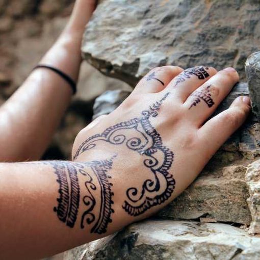 Il mio mondo #ecobio - Attenzione ai tatuaggi estivi in spiaggia, di Cristina Garavaglia