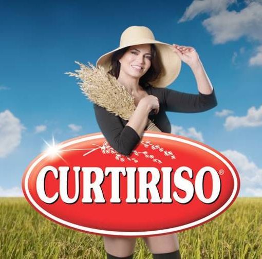 Laura Torrisi mondina d’eccezione per la nuova campagna Curtiriso