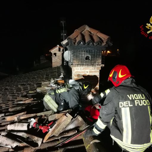 Pavese: in fiamme una canna fumaria a Corteolona