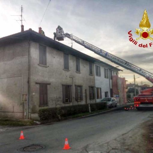 Corbetta: canna fumaria in fiamme in una casa a Soriano