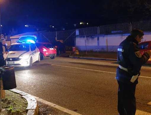 Magenta: sedicenne urtato da un’auto mentre attraversa in via Milano
