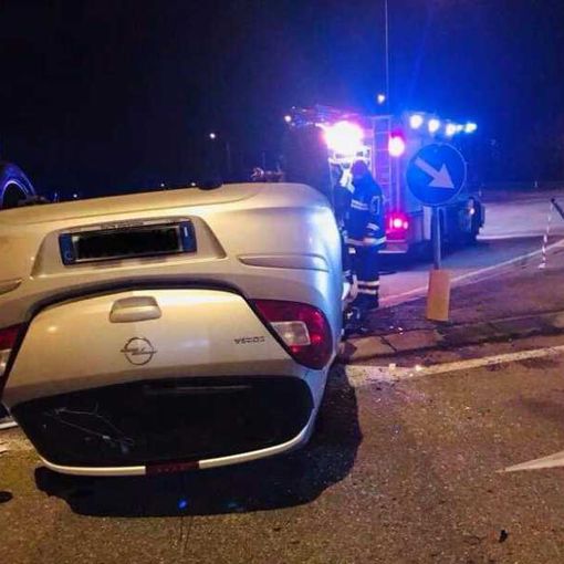 Auto ribaltata a Marcallo con Casone: tre ragazze coinvolte
