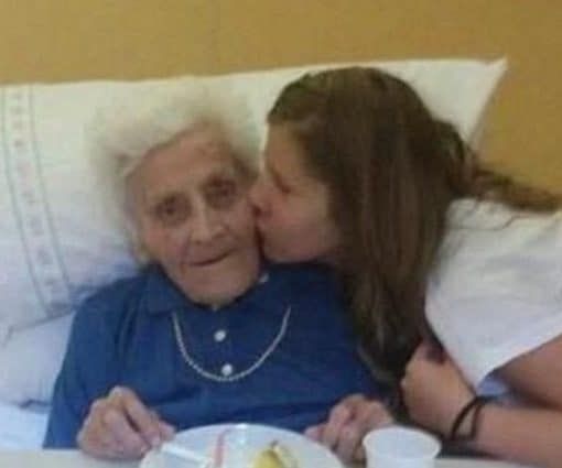Nonna Maria in una foto pre Covid